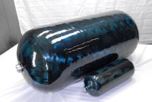 Carbon fibre pressure vessel